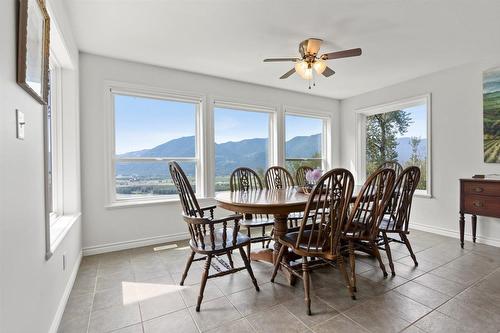 43251 Salmonberry Drive|Chilliwack Mountain, Chilliwack, BC - Indoor Photo Showing Dining Room