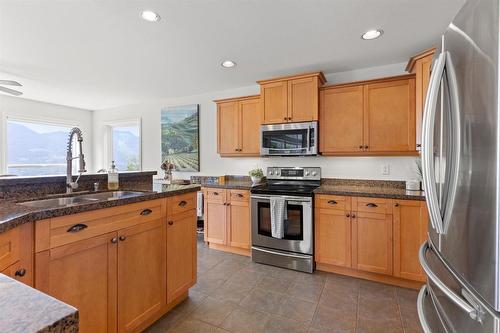 43251 Salmonberry Drive|Chilliwack Mountain, Chilliwack, BC - Indoor Photo Showing Kitchen With Double Sink