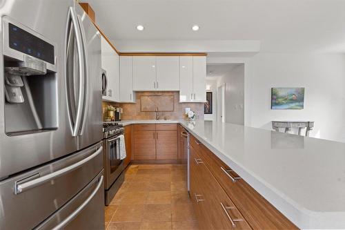 43251 Salmonberry Drive|Chilliwack Mountain, Chilliwack, BC - Indoor Photo Showing Kitchen