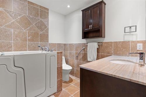 43251 Salmonberry Drive|Chilliwack Mountain, Chilliwack, BC - Indoor Photo Showing Bathroom