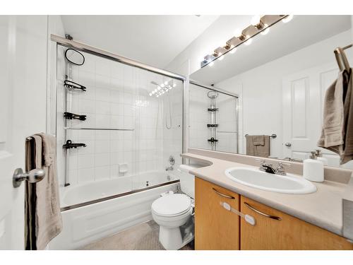 72 12778 66 Avenue, Surrey, BC - Indoor Photo Showing Bathroom