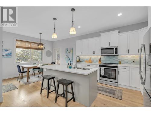 1101 Long Ridge Drive Lot# Lot 64, Kelowna, BC - Indoor Photo Showing Kitchen With Upgraded Kitchen