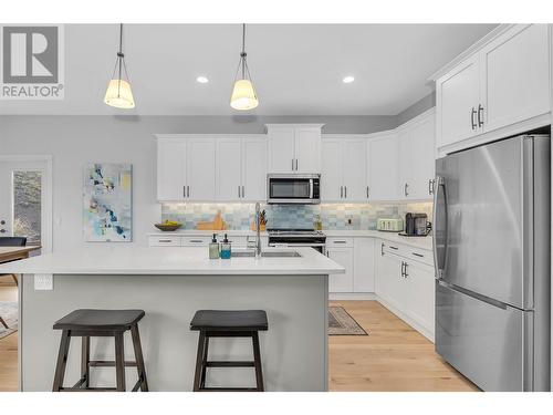 1101 Long Ridge Drive Lot# Lot 64, Kelowna, BC - Indoor Photo Showing Kitchen With Upgraded Kitchen