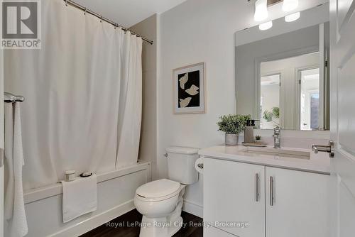 103 - 17 Kay Crescent, Guelph (Guelph South), ON - Indoor Photo Showing Bathroom