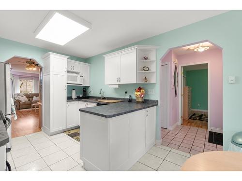 27 2006 Winfield Drive, Abbotsford, BC - Indoor Photo Showing Kitchen