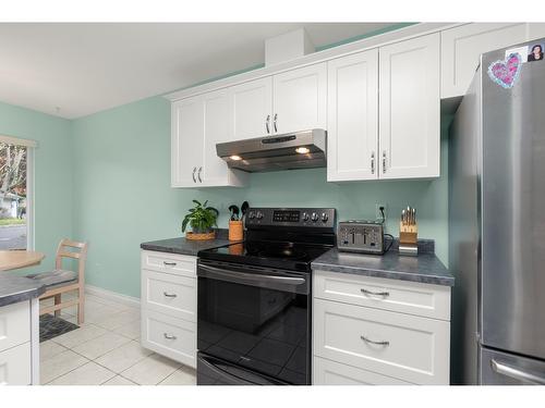 27 2006 Winfield Drive, Abbotsford, BC - Indoor Photo Showing Kitchen