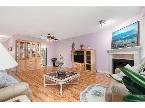 27 2006 Winfield Drive, Abbotsford, BC - Indoor Photo Showing Living Room With Fireplace