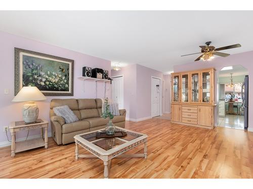 27 2006 Winfield Drive, Abbotsford, BC - Indoor Photo Showing Living Room