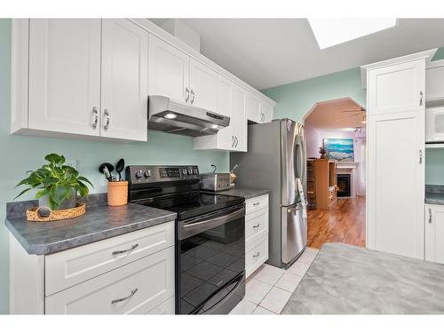 27 2006 Winfield Drive, Abbotsford, BC - Indoor Photo Showing Kitchen