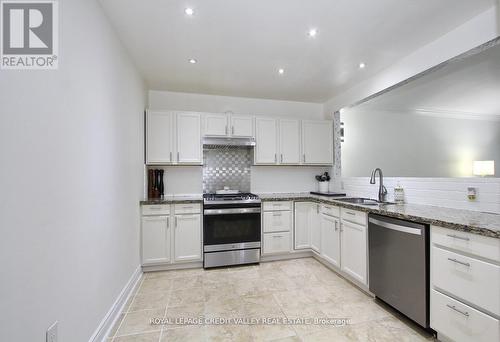 115 Clarence Street, Brampton, ON - Indoor Photo Showing Kitchen With Stainless Steel Kitchen