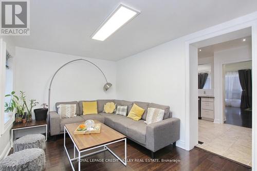 115 Clarence Street, Brampton, ON - Indoor Photo Showing Living Room