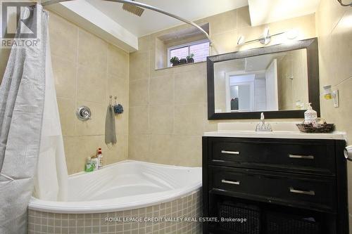 115 Clarence Street, Brampton, ON - Indoor Photo Showing Bathroom