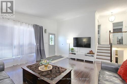 115 Clarence Street, Brampton, ON - Indoor Photo Showing Living Room