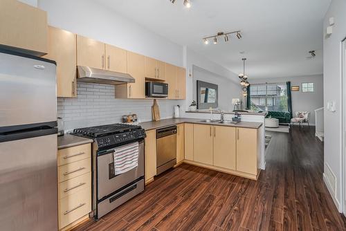 30 15152 62A Avenue, Surrey, BC - Indoor Photo Showing Kitchen With Double Sink