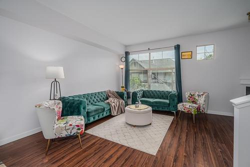 30 15152 62A Avenue, Surrey, BC - Indoor Photo Showing Living Room