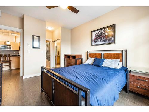 402 33546 Holland Avenue, Abbotsford, BC - Indoor Photo Showing Bedroom