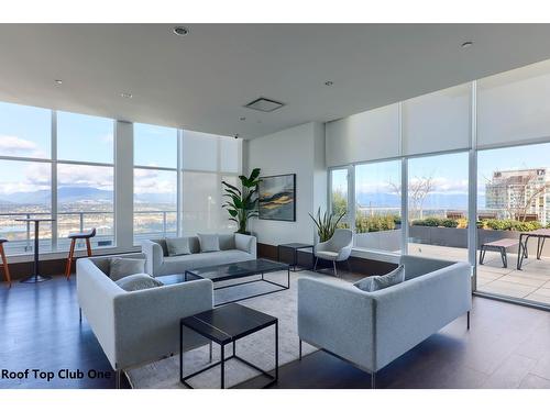 317 13350 Central Avenue, Surrey, BC - Indoor Photo Showing Living Room