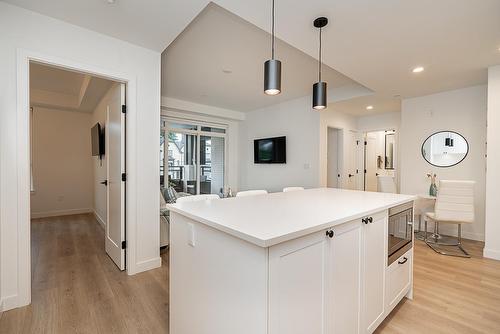 201 2425 166 Street, Surrey, BC - Indoor Photo Showing Kitchen