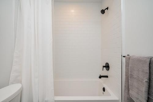 201 2425 166 Street, Surrey, BC - Indoor Photo Showing Bathroom