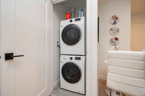 201 2425 166 Street, Surrey, BC - Indoor Photo Showing Laundry Room