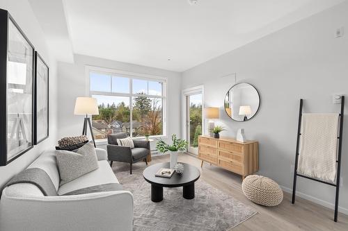 403 3317 148 Street, Surrey, BC - Indoor Photo Showing Living Room