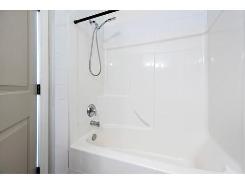 405 32063 Mt Waddington Avenue, Abbotsford, BC - Indoor Photo Showing Bathroom