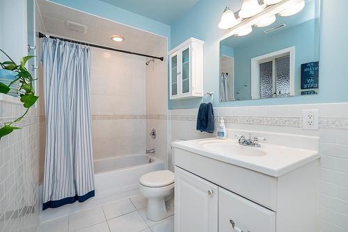 5106 209A Street, Langley, BC - Indoor Photo Showing Bathroom