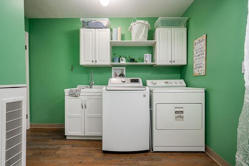 5106 209A Street, Langley, BC - Indoor Photo Showing Laundry Room