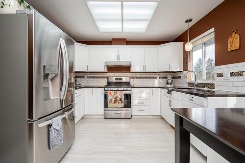 5106 209A Street, Langley, BC - Indoor Photo Showing Kitchen