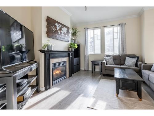 81 14877 58 Avenue, Surrey, BC - Indoor Photo Showing Living Room With Fireplace