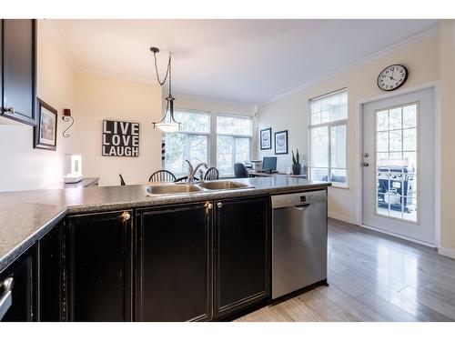 81 14877 58 Avenue, Surrey, BC - Indoor Photo Showing Kitchen With Double Sink