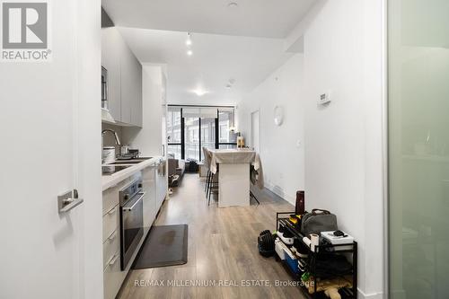 406 - 2908 Highway 7 Road W, Vaughan, ON - Indoor Photo Showing Kitchen