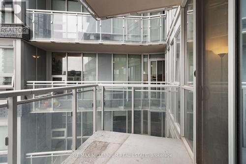 406 - 2908 Highway 7 Road W, Vaughan, ON - Outdoor With Balcony With Exterior