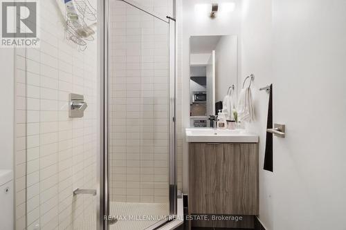 406 - 2908 Highway 7 Road W, Vaughan, ON - Indoor Photo Showing Bathroom