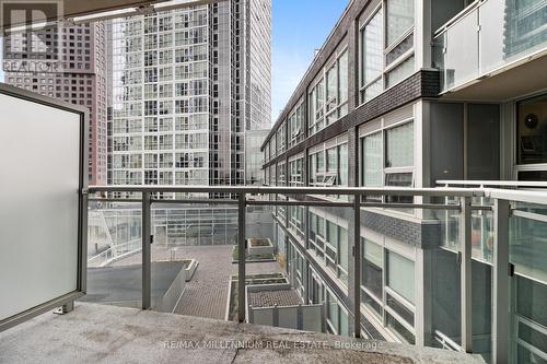 406 - 2908 Highway 7 Road W, Vaughan, ON - Outdoor With Balcony With Exterior