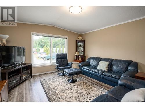 5 40022 Government Road, Squamish, BC - Indoor Photo Showing Living Room