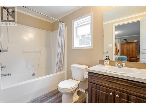 5 40022 Government Road, Squamish, BC - Indoor Photo Showing Bathroom