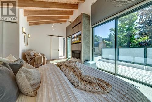 7333 Toni Sailer Lane, Whistler, BC - Indoor Photo Showing Bedroom