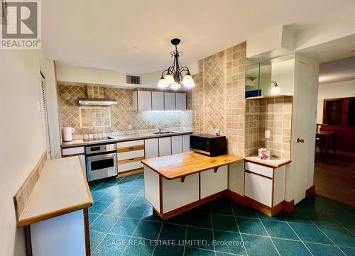 1006 - 1 Royal Orchard Boulevard, Markham, ON - Indoor Photo Showing Kitchen