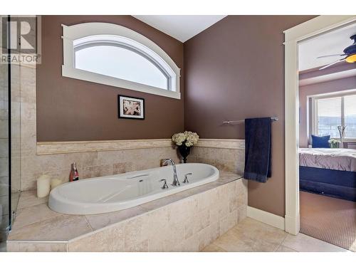 1347 Wilmot Avenue, Kelowna, BC - Indoor Photo Showing Bathroom