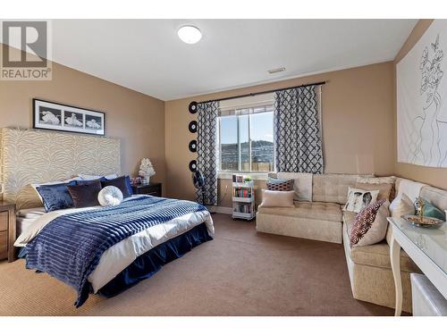 1347 Wilmot Avenue, Kelowna, BC - Indoor Photo Showing Bedroom