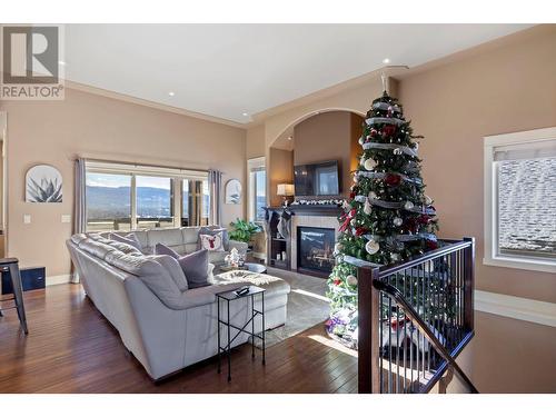 Living Room - 1347 Wilmot Avenue, Kelowna, BC - Indoor Photo Showing Living Room With Fireplace