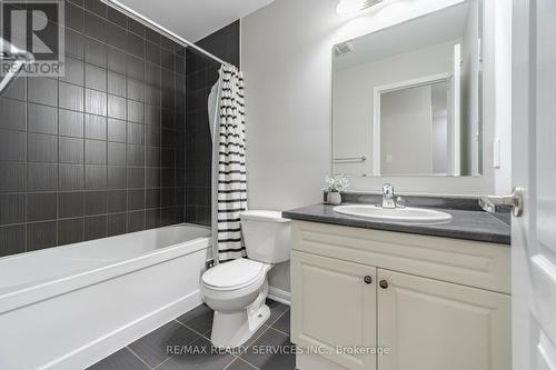 22 Memory Lane, Brampton, ON - Indoor Photo Showing Bathroom