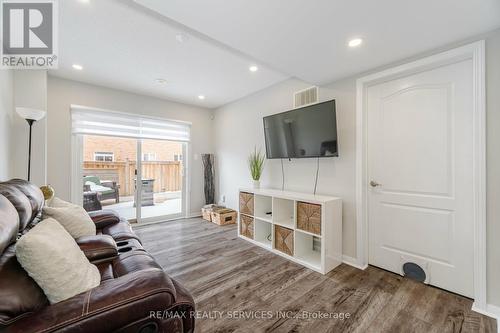 22 Memory Lane, Brampton, ON - Indoor Photo Showing Living Room