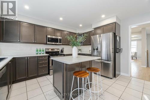 22 Memory Lane, Brampton, ON - Indoor Photo Showing Kitchen With Upgraded Kitchen