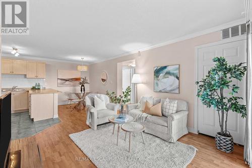 205 - 4140 Foxwood Drive, Burlington, ON - Indoor Photo Showing Living Room