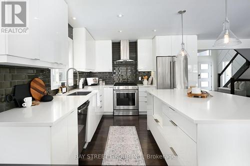 535 Freeport Street, London, ON - Indoor Photo Showing Kitchen With Upgraded Kitchen