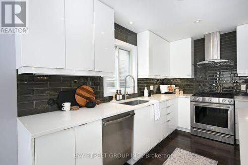 535 Freeport Street, London, ON - Indoor Photo Showing Kitchen With Upgraded Kitchen