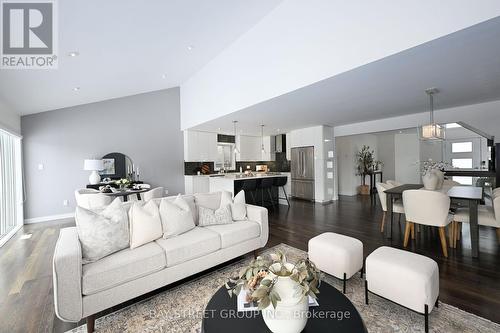 535 Freeport Street, London, ON - Indoor Photo Showing Living Room