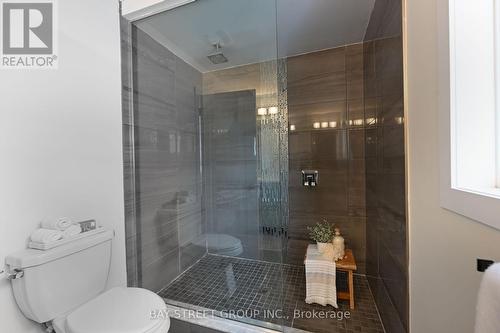 535 Freeport Street, London, ON - Indoor Photo Showing Bathroom